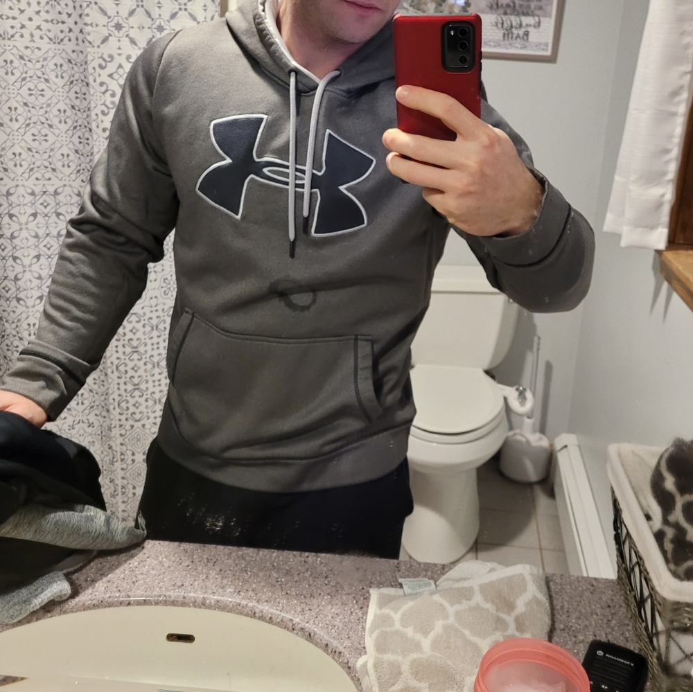 Under Armour sweatshirt